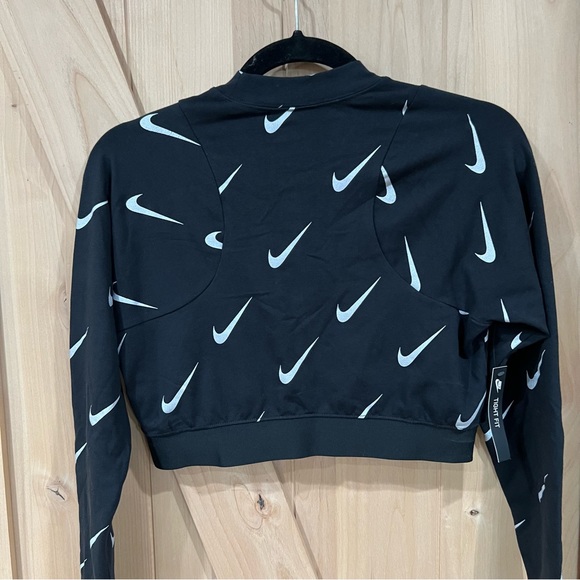 Nike Sportswear Cropped Top Size Medium NWT! Black Long Sleeve Crop Shirt - Picture 10 of 15